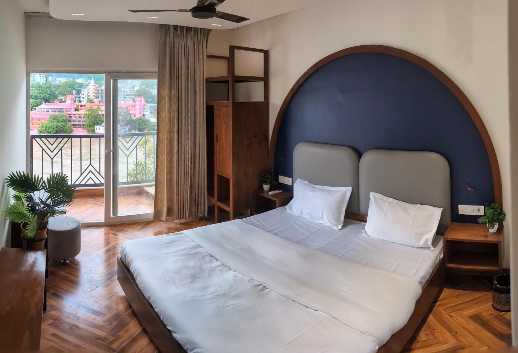 Joey'S By The Ganges Hostel Rishīkesh Екстериор снимка