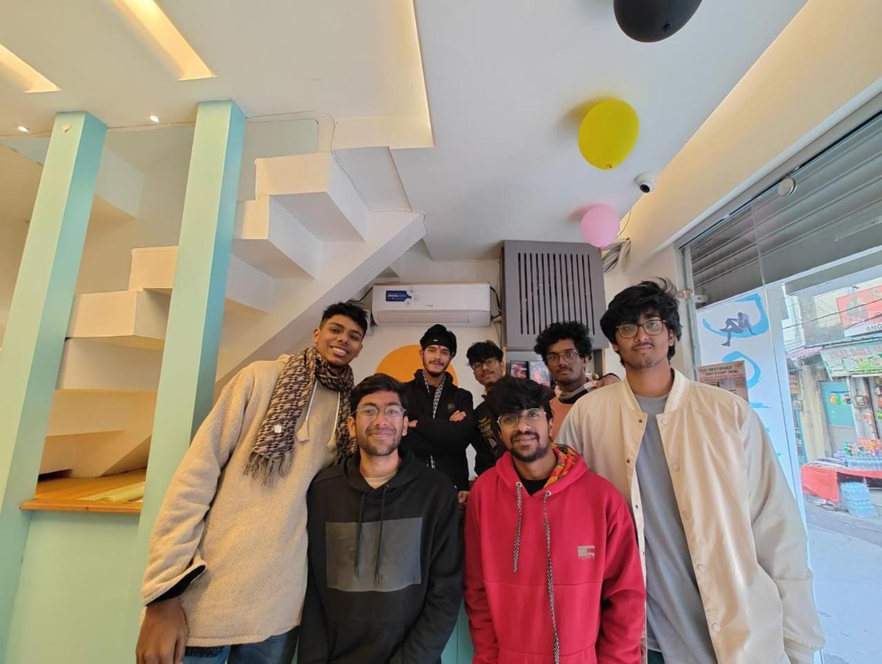 Joey'S By The Ganges Hostel Rishīkesh Екстериор снимка