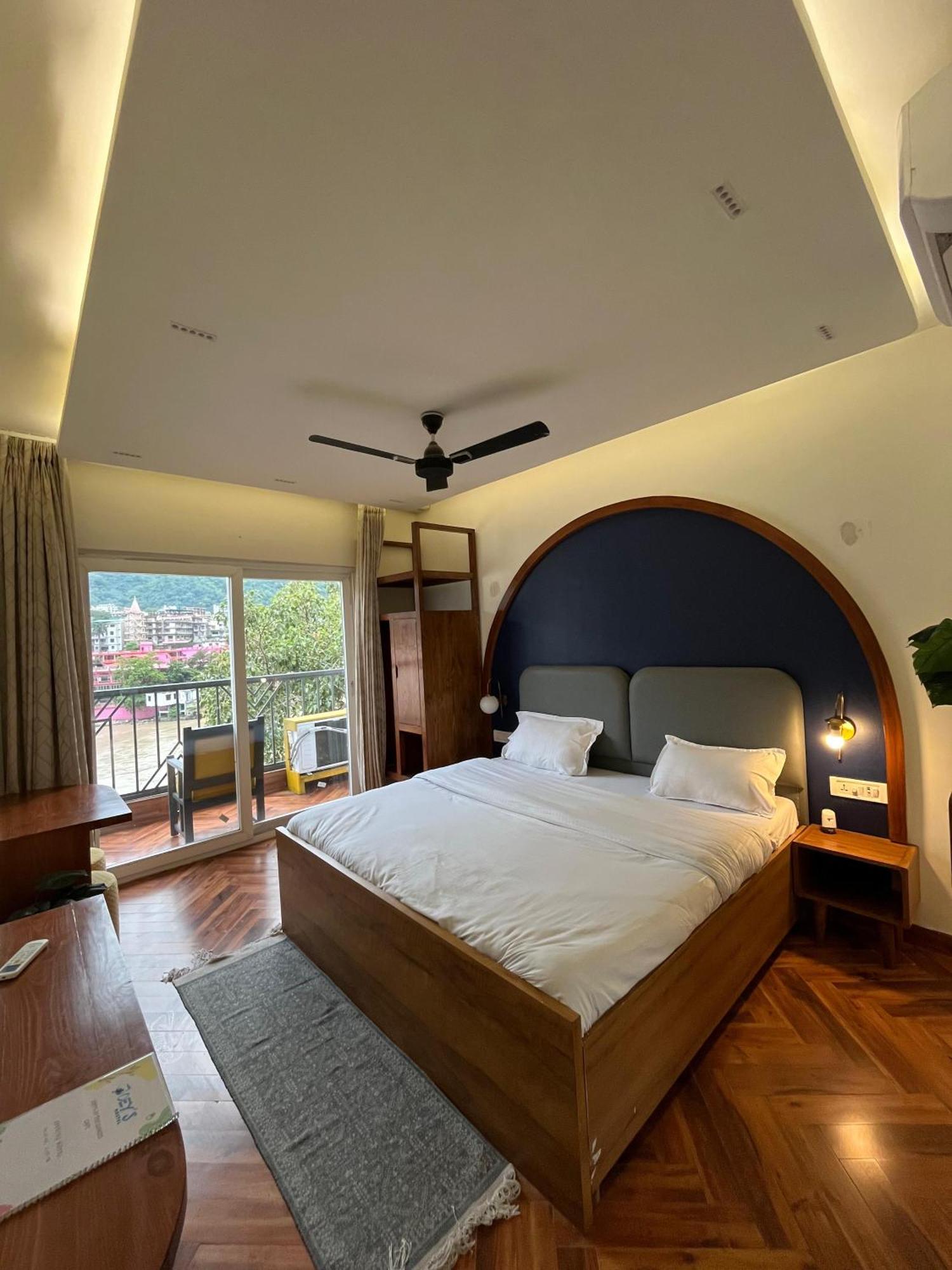 Joey'S By The Ganges Hostel Rishīkesh Екстериор снимка