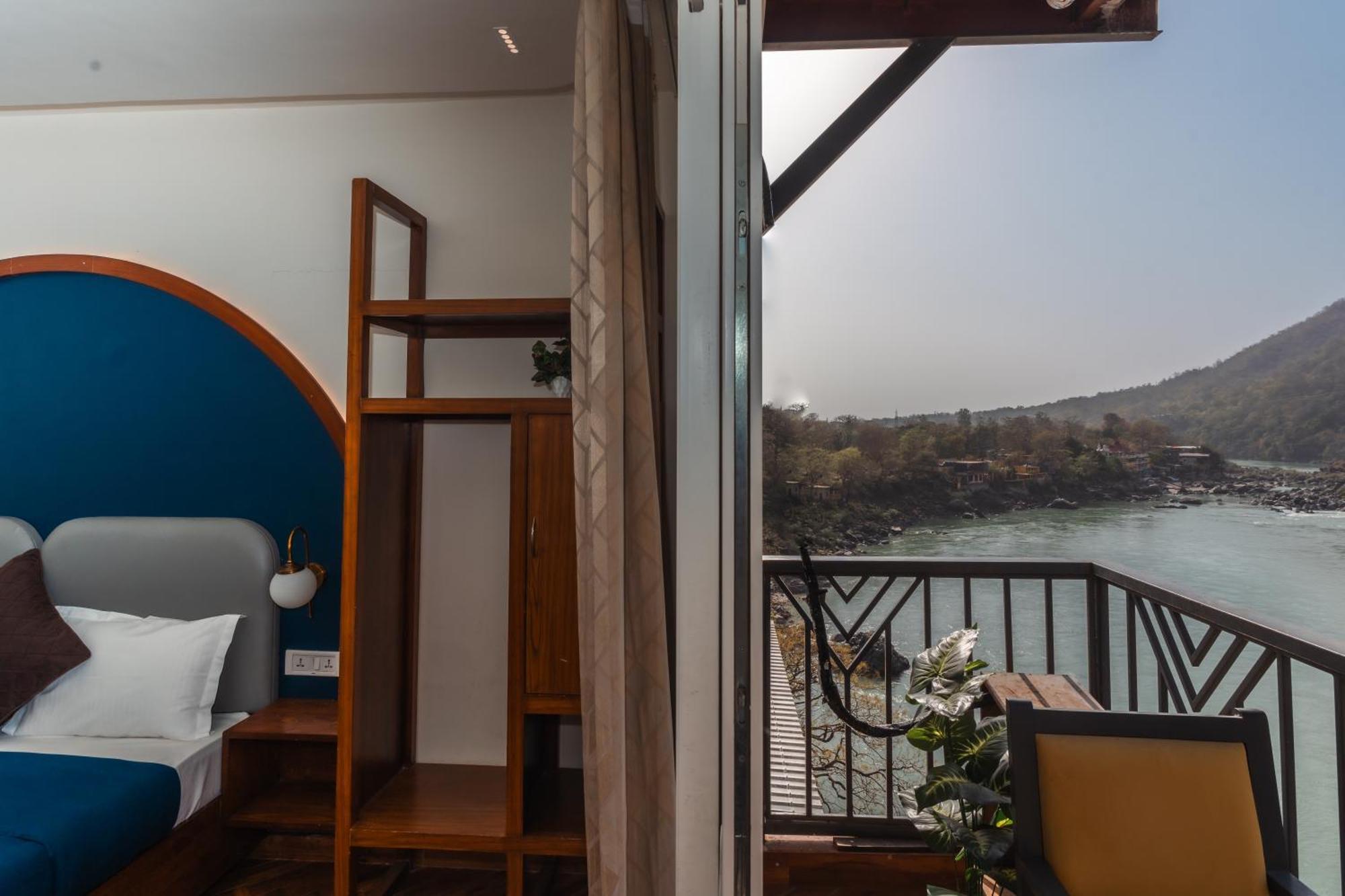 Joey'S By The Ganges Hostel Rishīkesh Екстериор снимка