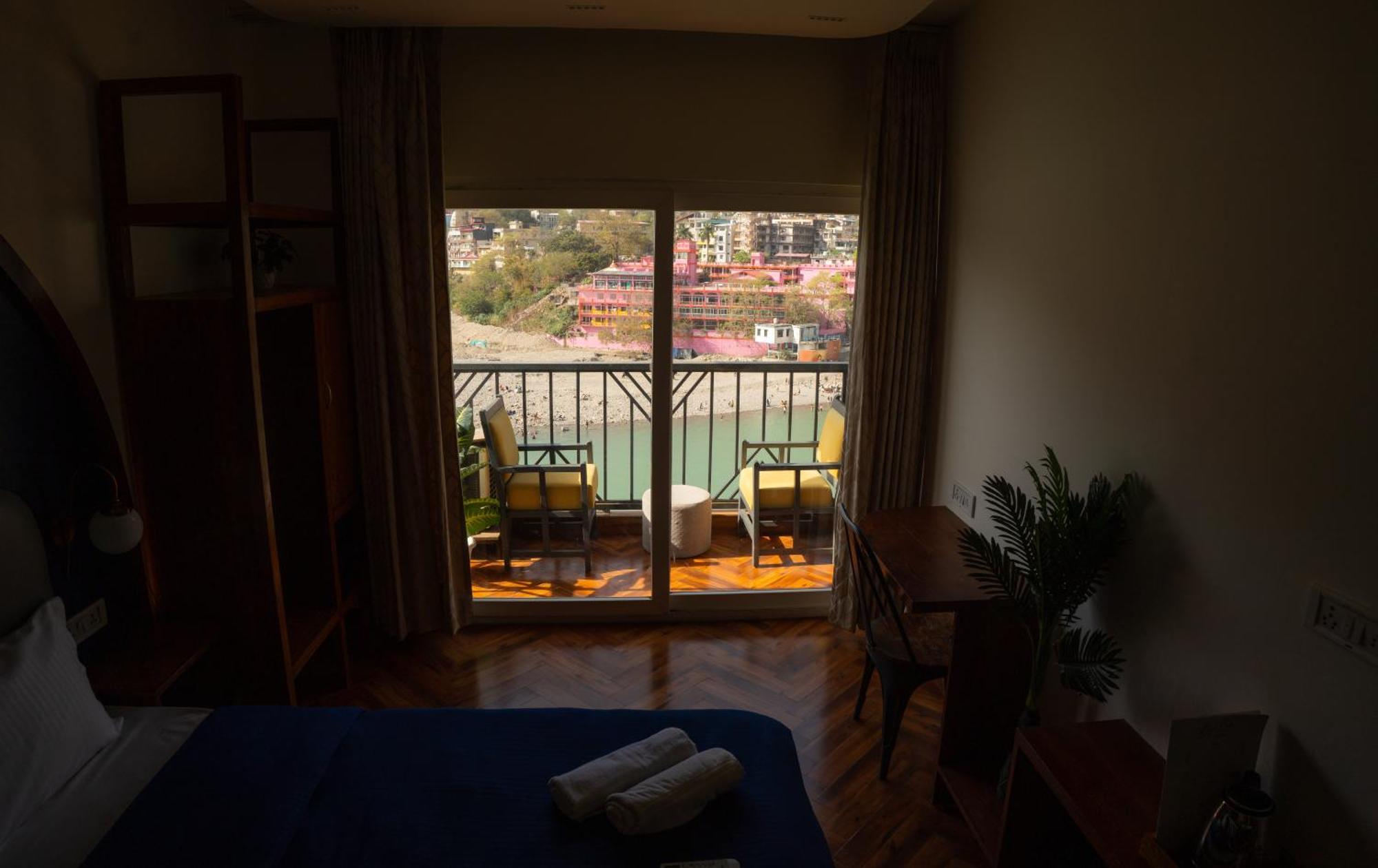 Joey'S By The Ganges Hostel Rishīkesh Екстериор снимка